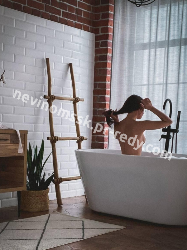 Фото Лолита, в г. Москва ID 1611 руб